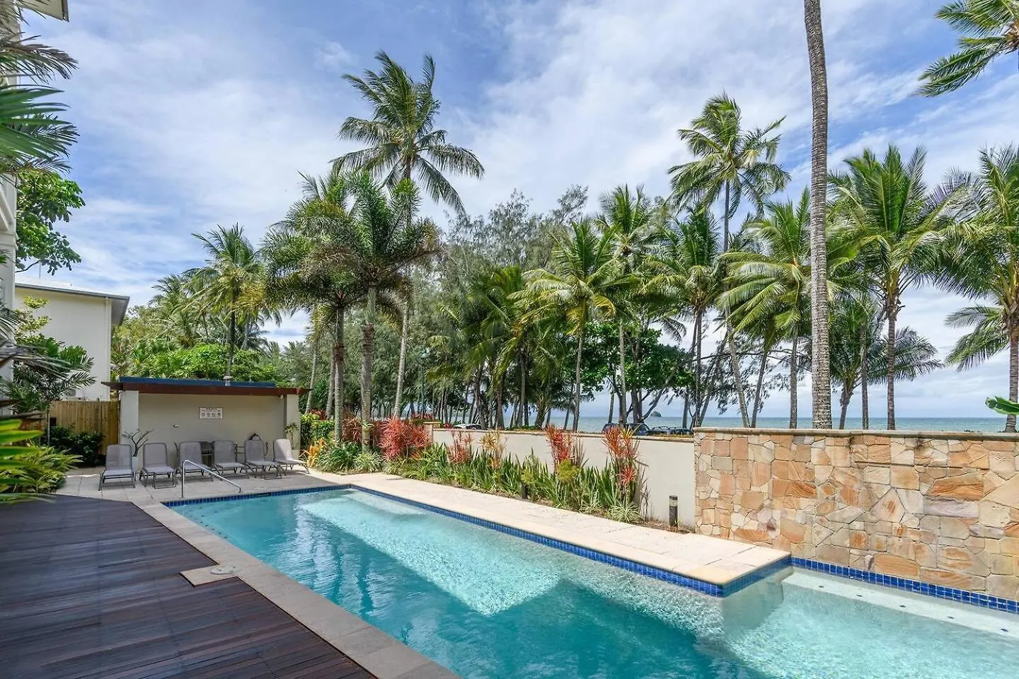 Opal Dreams - Your Gateway To Beachfront Bliss Palm Cove Apartment
